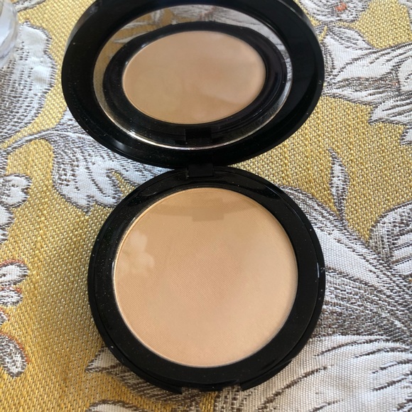 NIB Pressed Base Mineral Powder Foundation make-up. Many Shades Available - Picture 9 of 14
